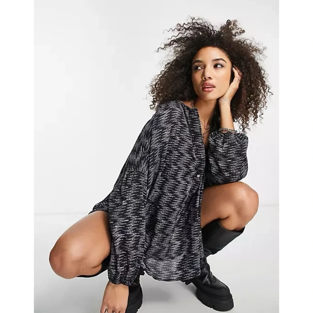 Free People Blooms For You Blouse Size XS Black Intimately Oversized Sleep Flowy - Picture 1 of 15